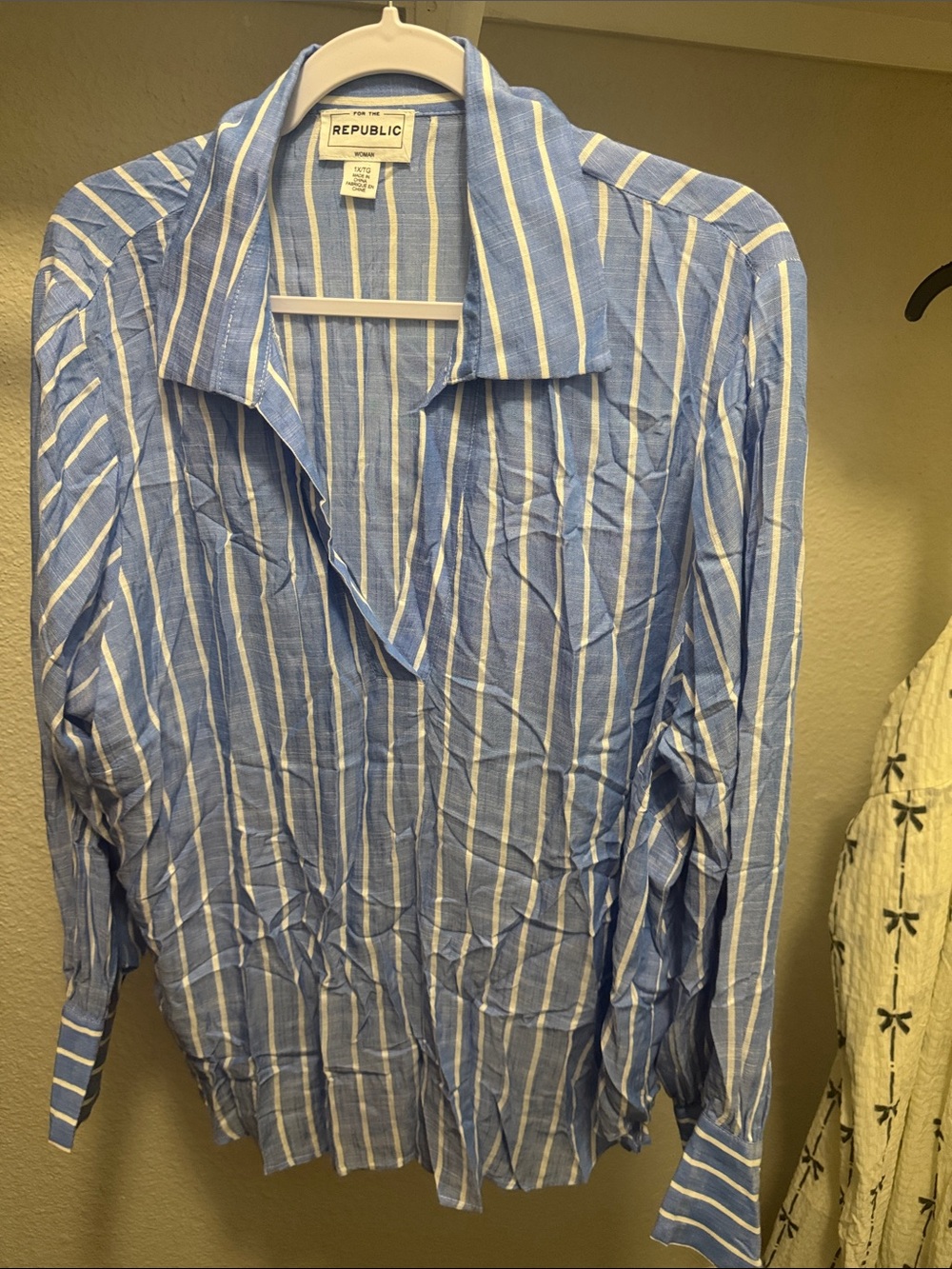 white and blue dressy shirt